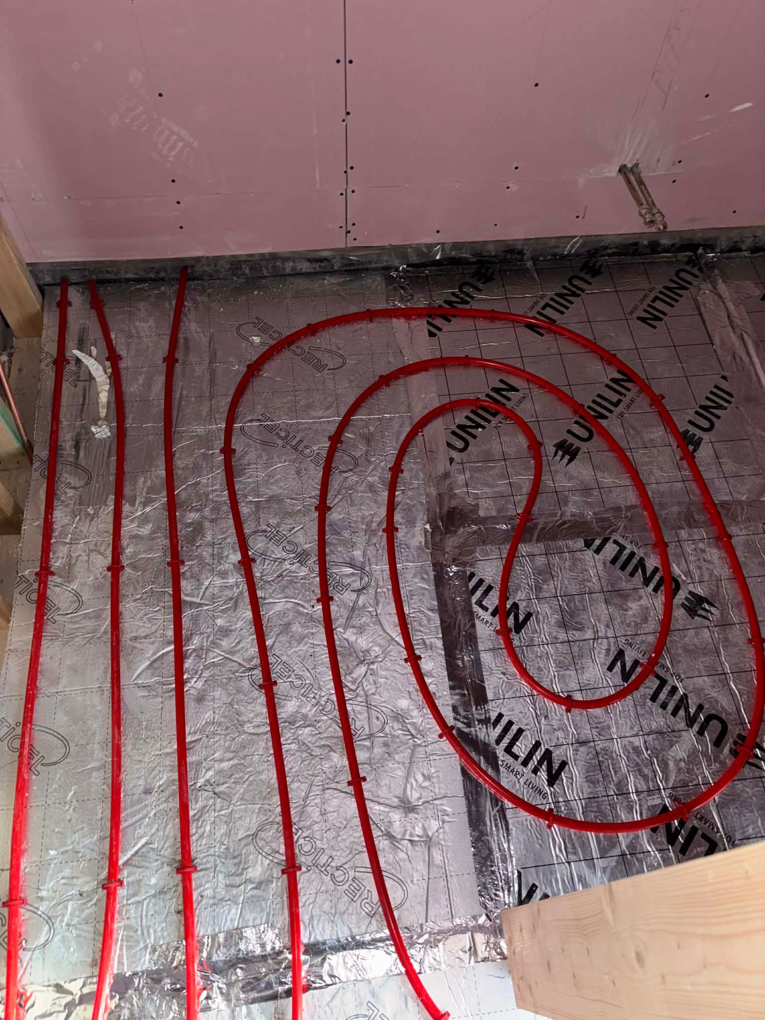 UFH pipework close-up